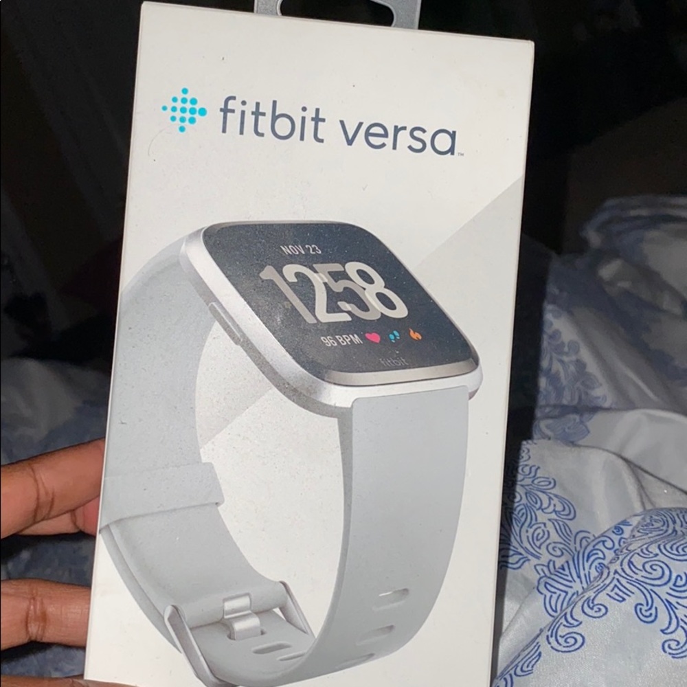 Fitbit Versa - image 1